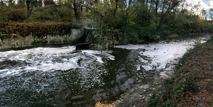 Waste stinking water..this image could be refered to first 70's during industrial boom, or maybe China today...wrong !. This is the water coming from a water purification plant in north italy, today.